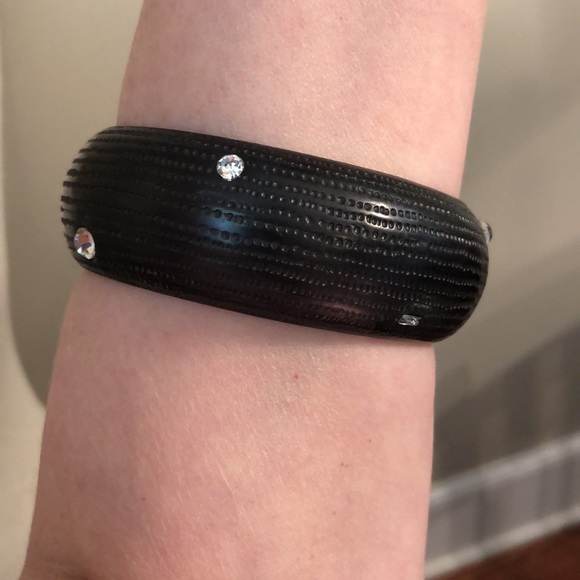 Vintage Black Textured Acrylic Bangle with Cut Glass Rhinestones 9”, approx - Picture 10 of 15